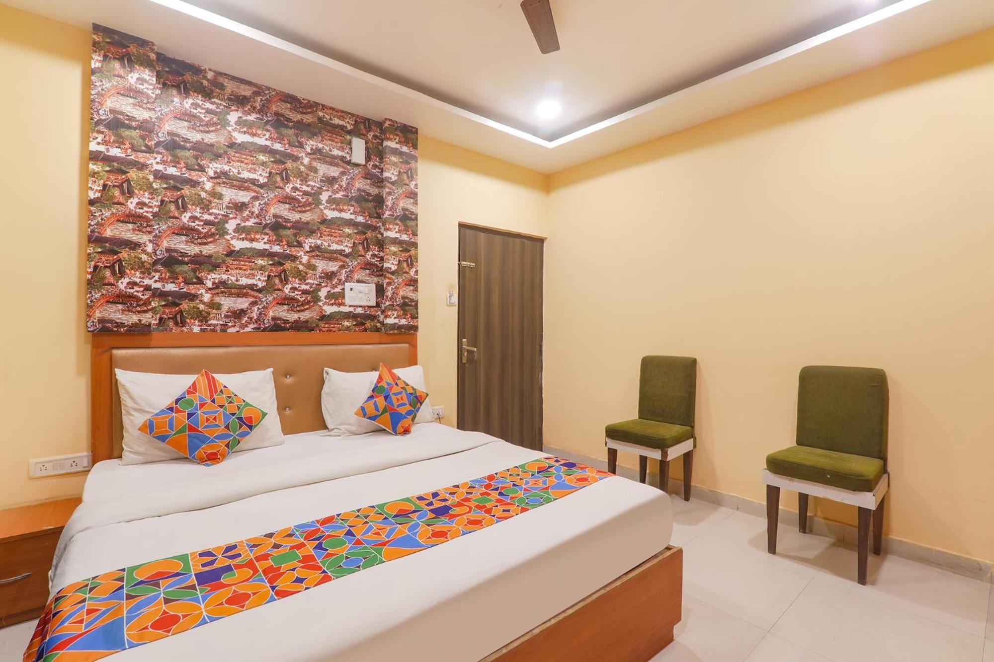 Fabhotel Swarn Banquet Kakarmatha Exterior foto