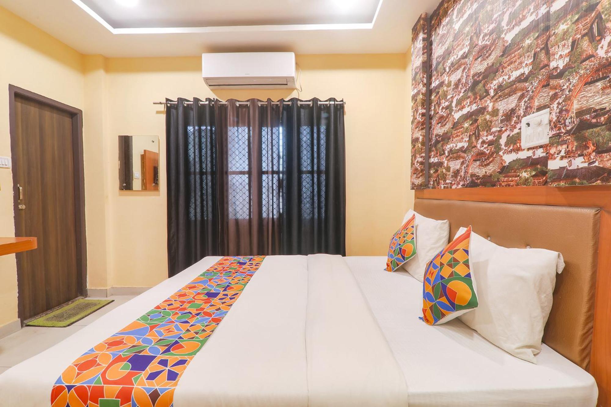Fabhotel Swarn Banquet Kakarmatha Exterior foto