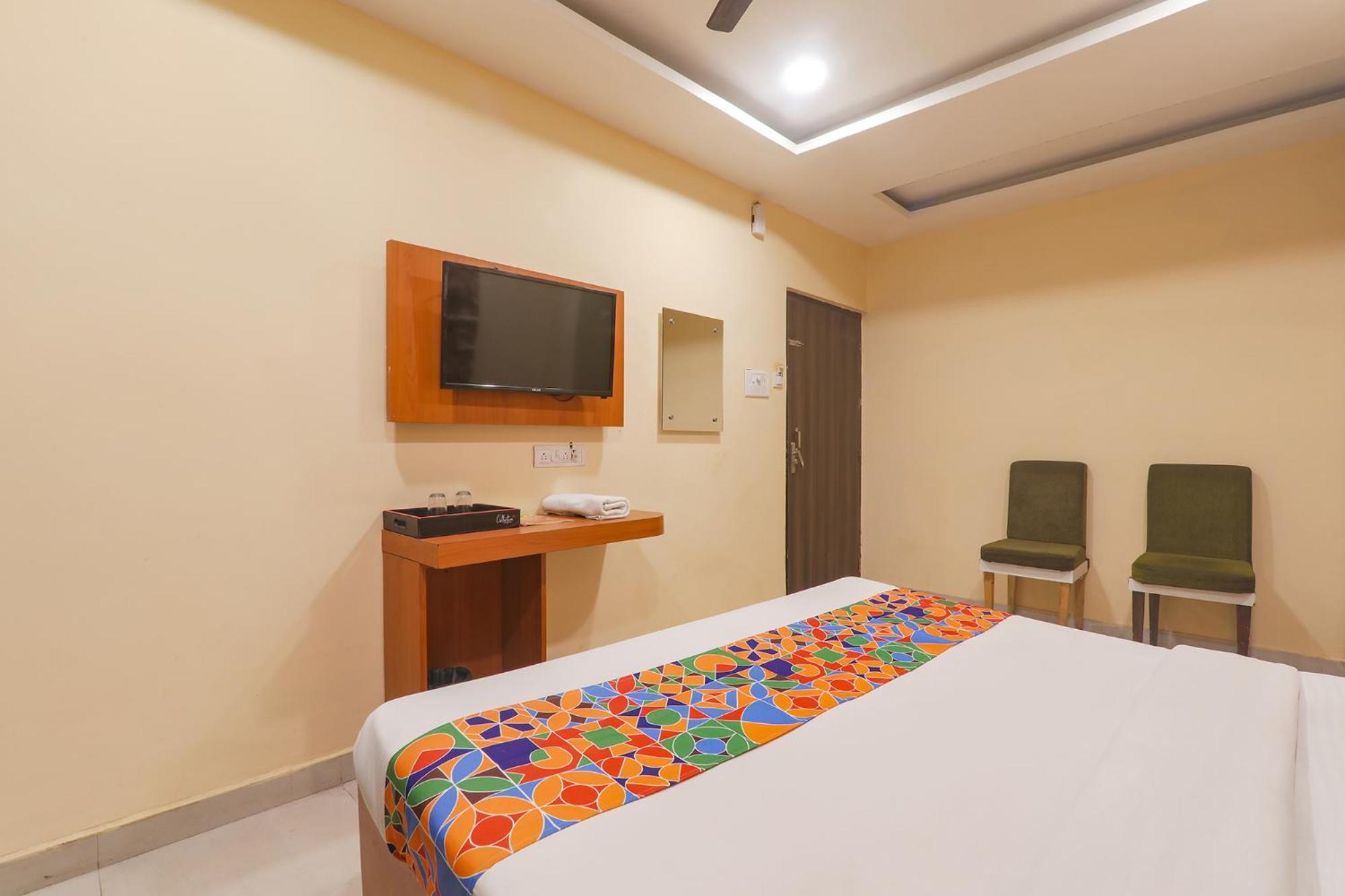 Fabhotel Swarn Banquet Kakarmatha Exterior foto