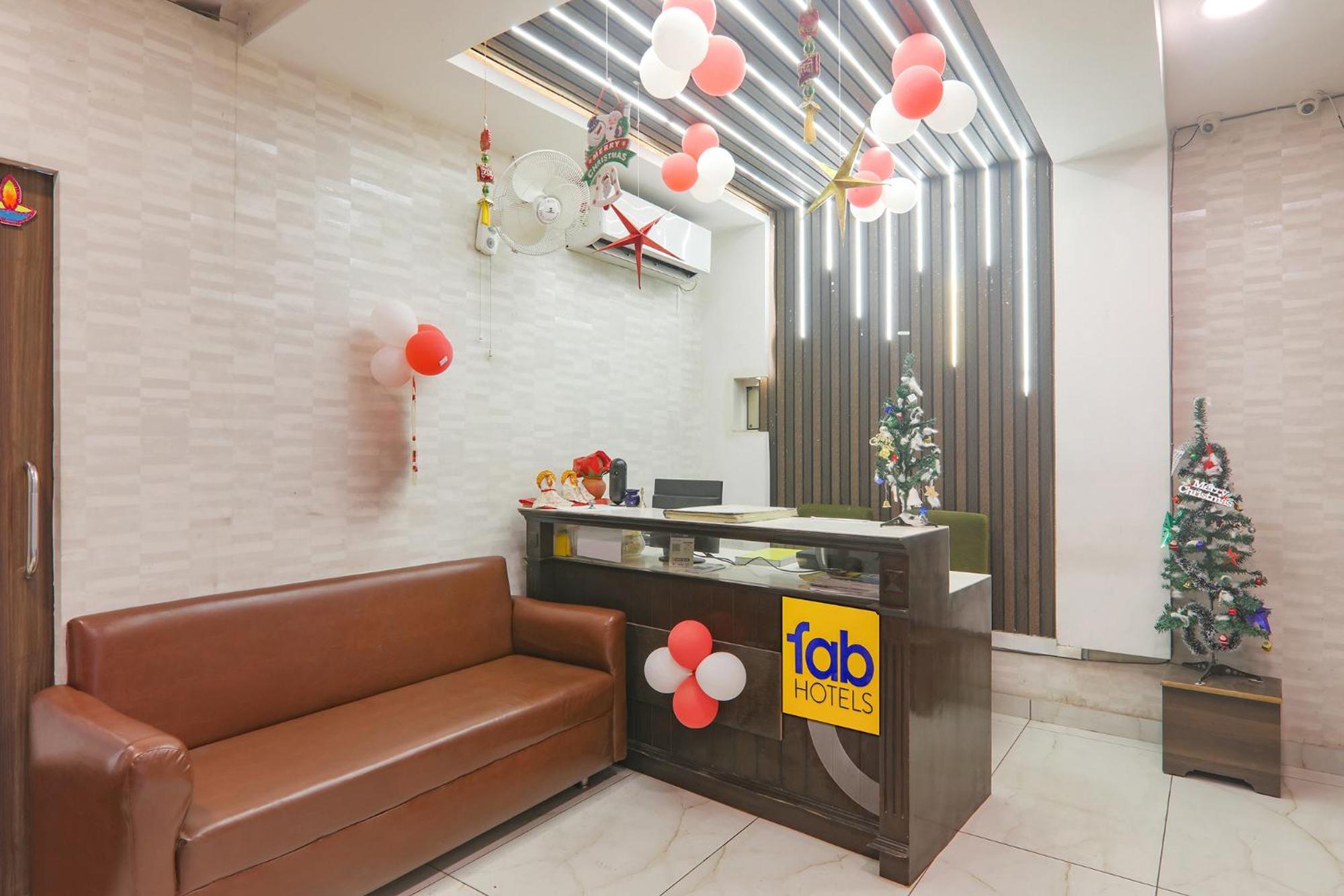Fabhotel Swarn Banquet Kakarmatha Exterior foto